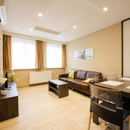 Brigitte Aparthotel 3*