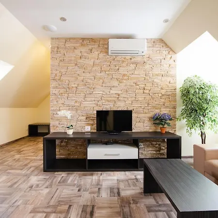 Brigitte Aparthotel