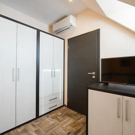 Brigitte Aparthotel 3*